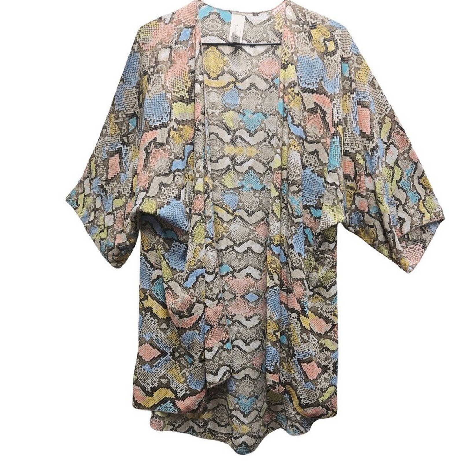 Women’s Lovely J Snakeskin Print Pastels Lightweight Open Front Kimono Small