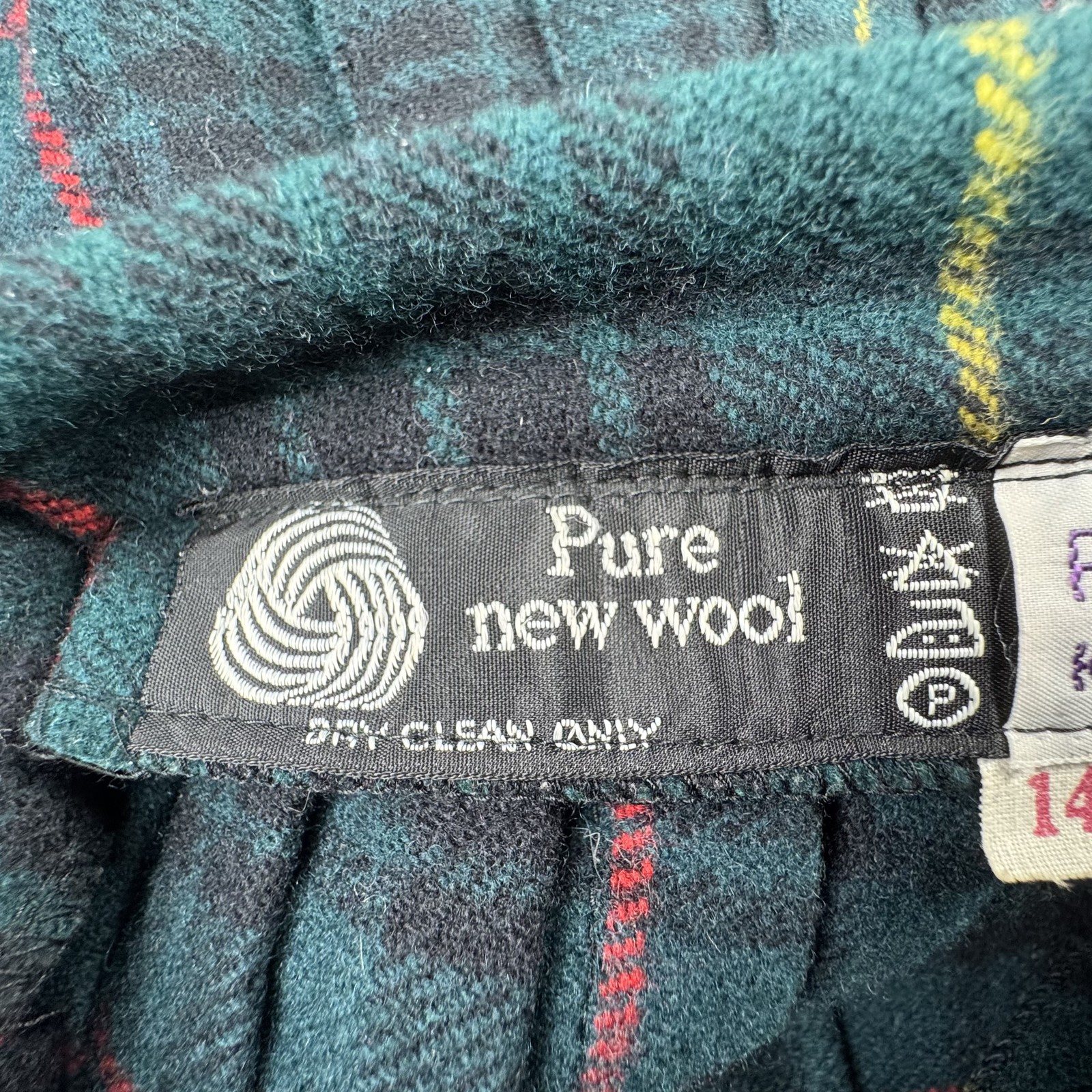 VTG Pitlochry Knitwear Pure New Wool Tartan Kilt Skirt Size 14 Plaid Scotland