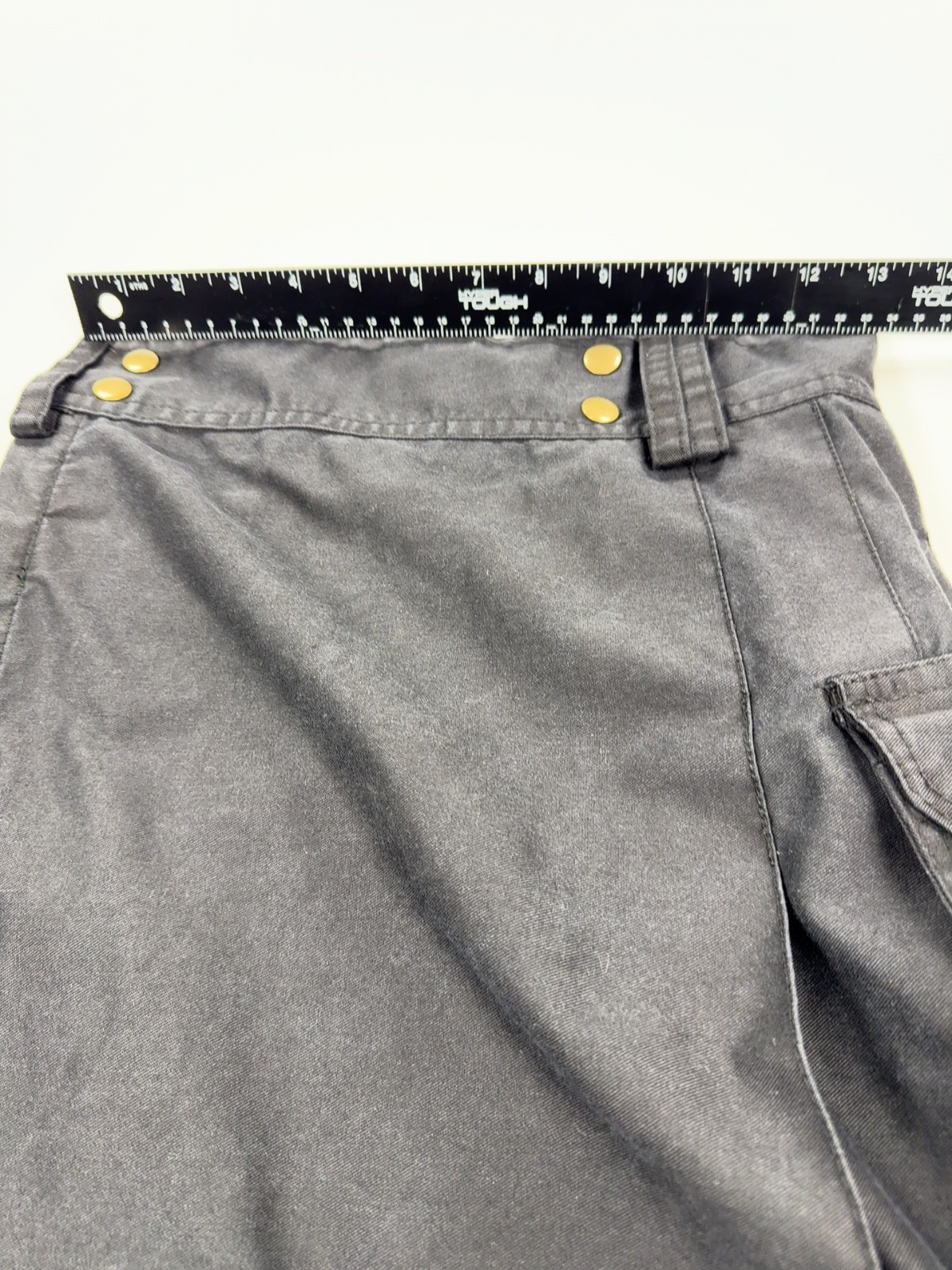 Ulik Men’s Utility Kilt Black Cotton Pleated Cargo 30 Pocket Buckle Detail