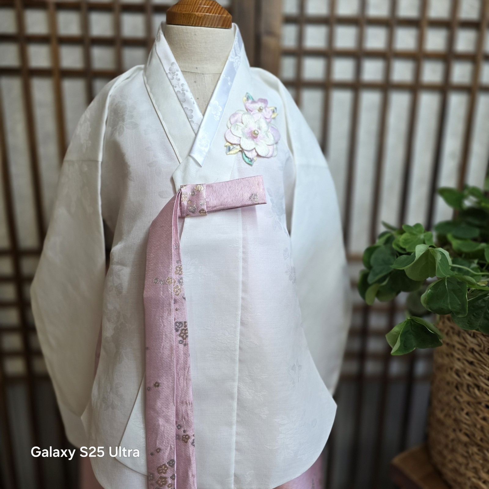 Korean Girl Hanbok Set Size 10 Age 7-8 Ivory White Dangui Pink Chima Bokjumeoni