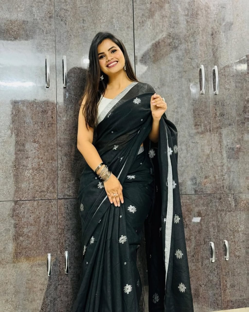 Minimalist Indian Ethnic Party Wear | Summer Breathable Saree