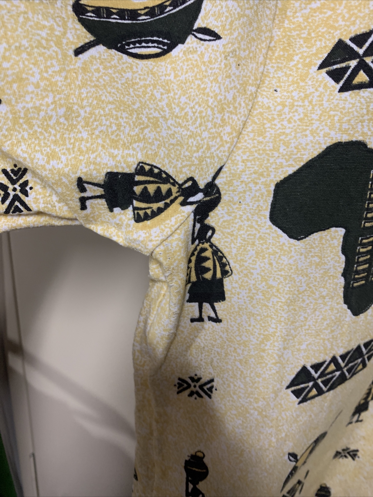 African Traditional Men’s Dashiki Shirt Olive/Gold With Green Patterns Size S