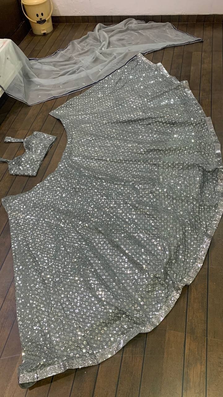 Ethnic Look Kasturi Silk Gray Lehenga Choli With Dupatta For Indian Reception