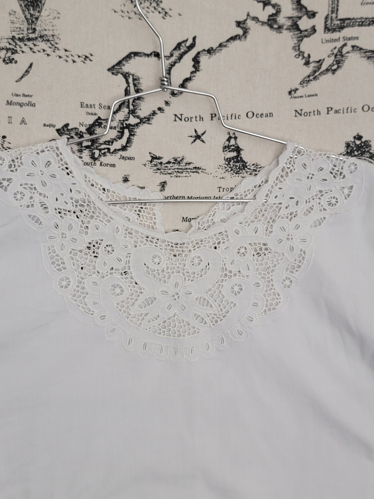 White Short Sleeve Blouse Lace Collar Button Closure Women’s Top