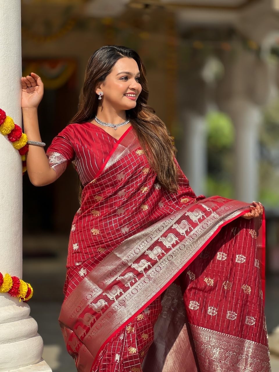 Women’s Beautiful Soft Silk Zari Weaving Saree With Blouse