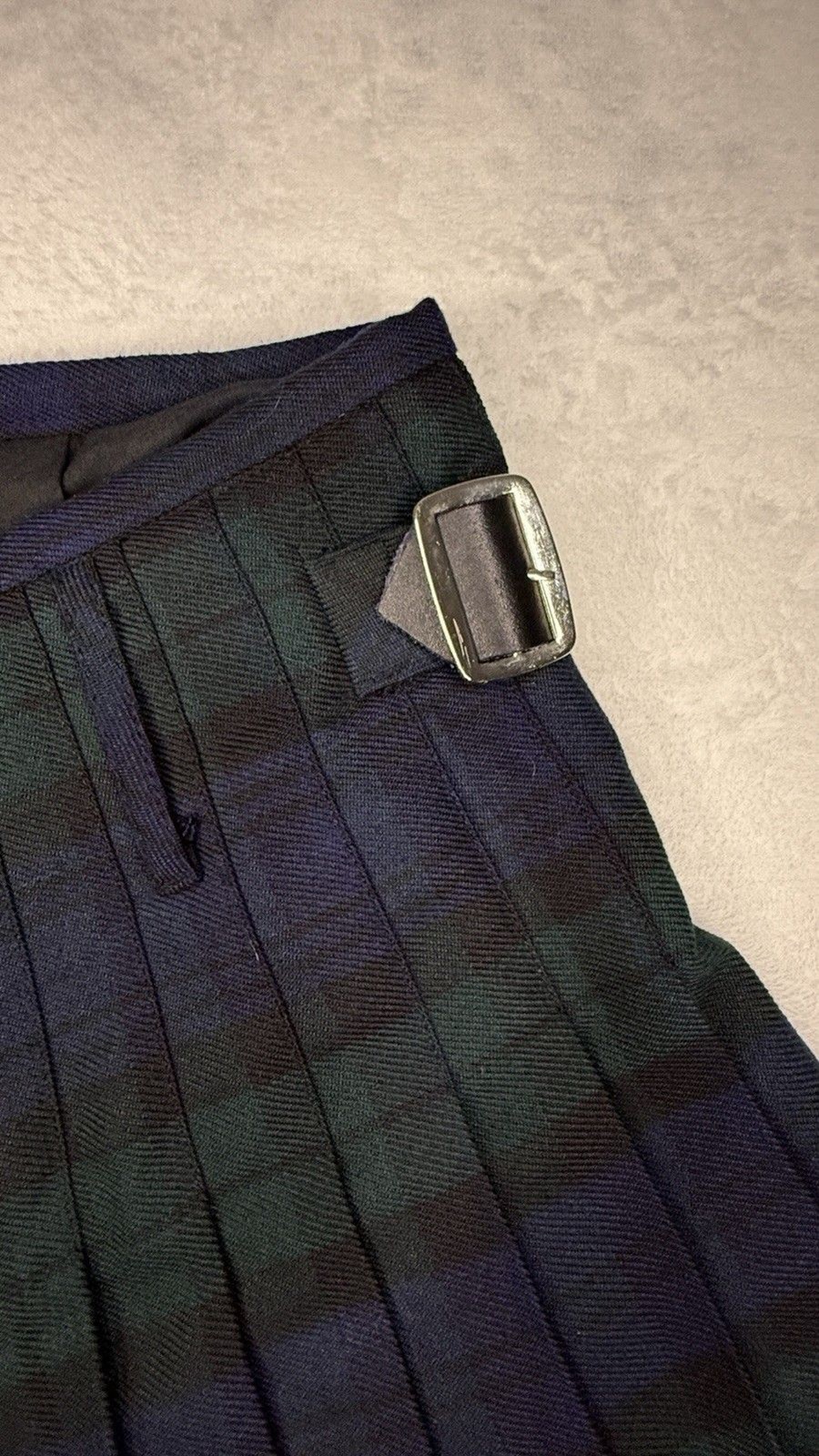 Authentic Scottish Black Watch Kilt – Wool Blend Traditional Tartan – Mens 30