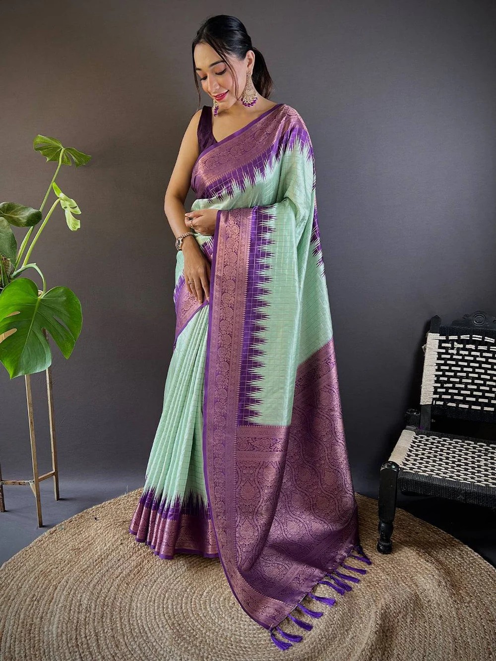 Women Saree Banarasi Silk Gadwal Pattu Green Color Rich Zari Border With Blouse