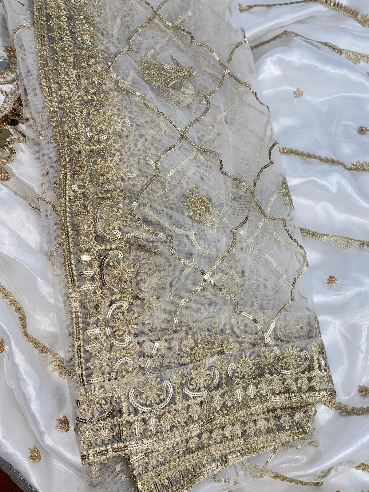 White Anarkali Style Pakistani Dress 3pc. Floor Length 40′ Medium