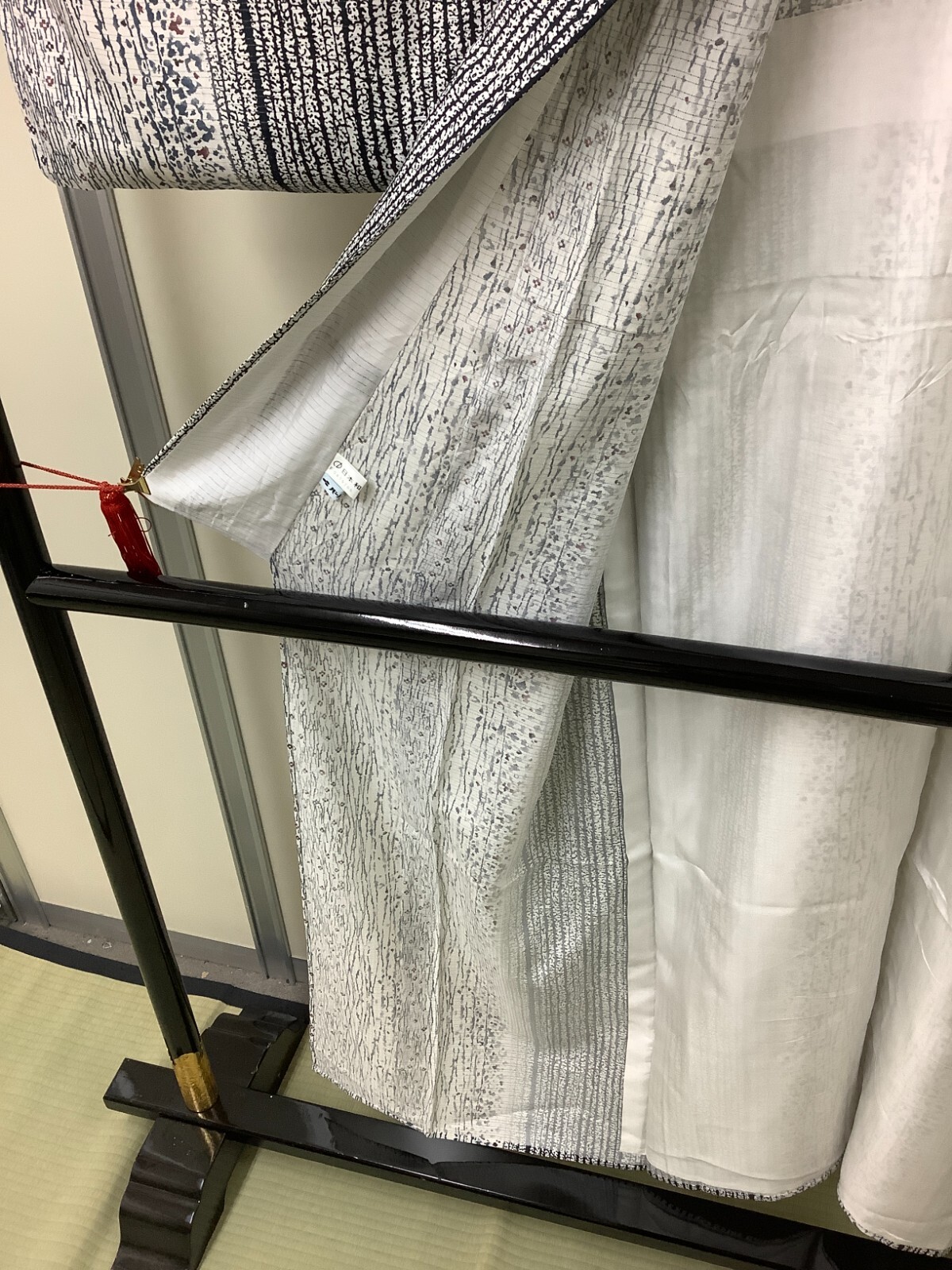 Japanese Vintage Kimono polyester White gray tradition expensive Height 61.41in