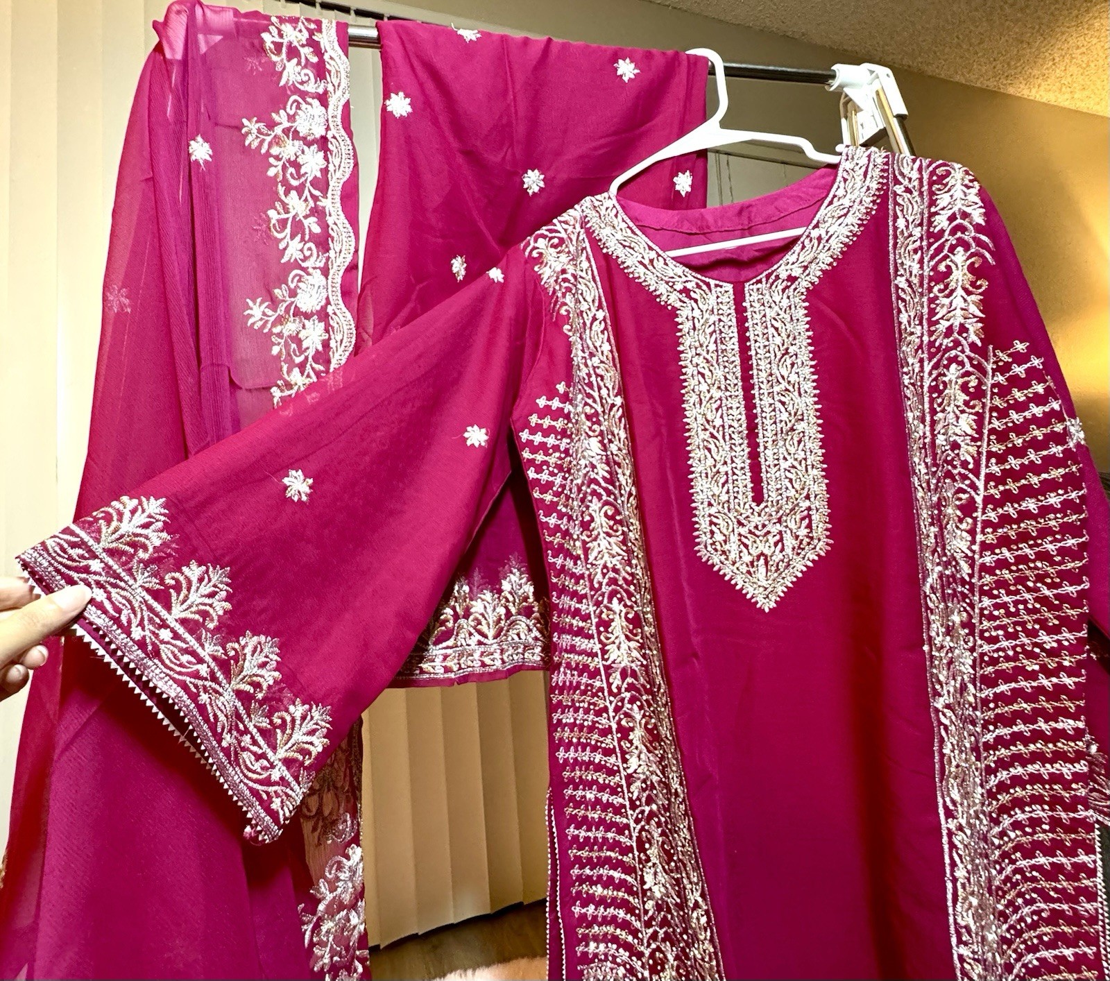 Women’s Pink 3 pc suit with silver Embroidery and Plazo pants. Chest 23 inches