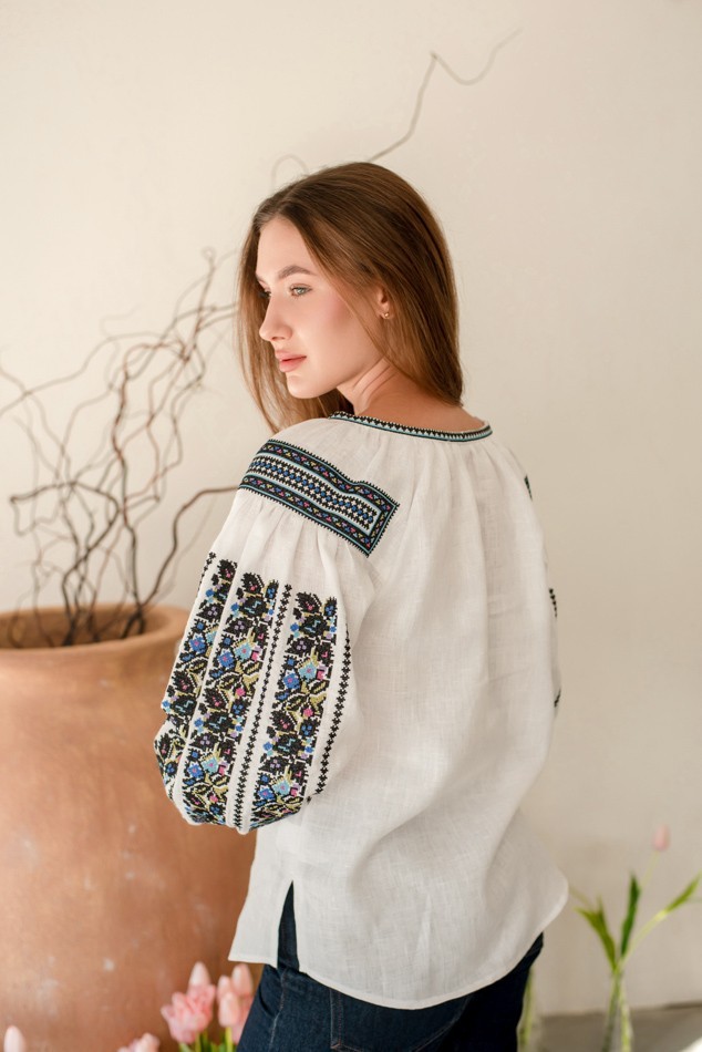 Ukrainian Embroidered White Linen Blouse Vyshyvanka Floral Boho Long Sleeve Folk