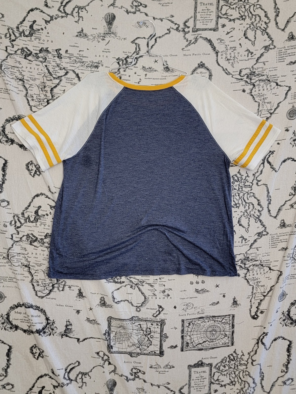 SO Sporty Tee Women’s Raglan T-Shirt White Sleeves Yellow Stripes Size L