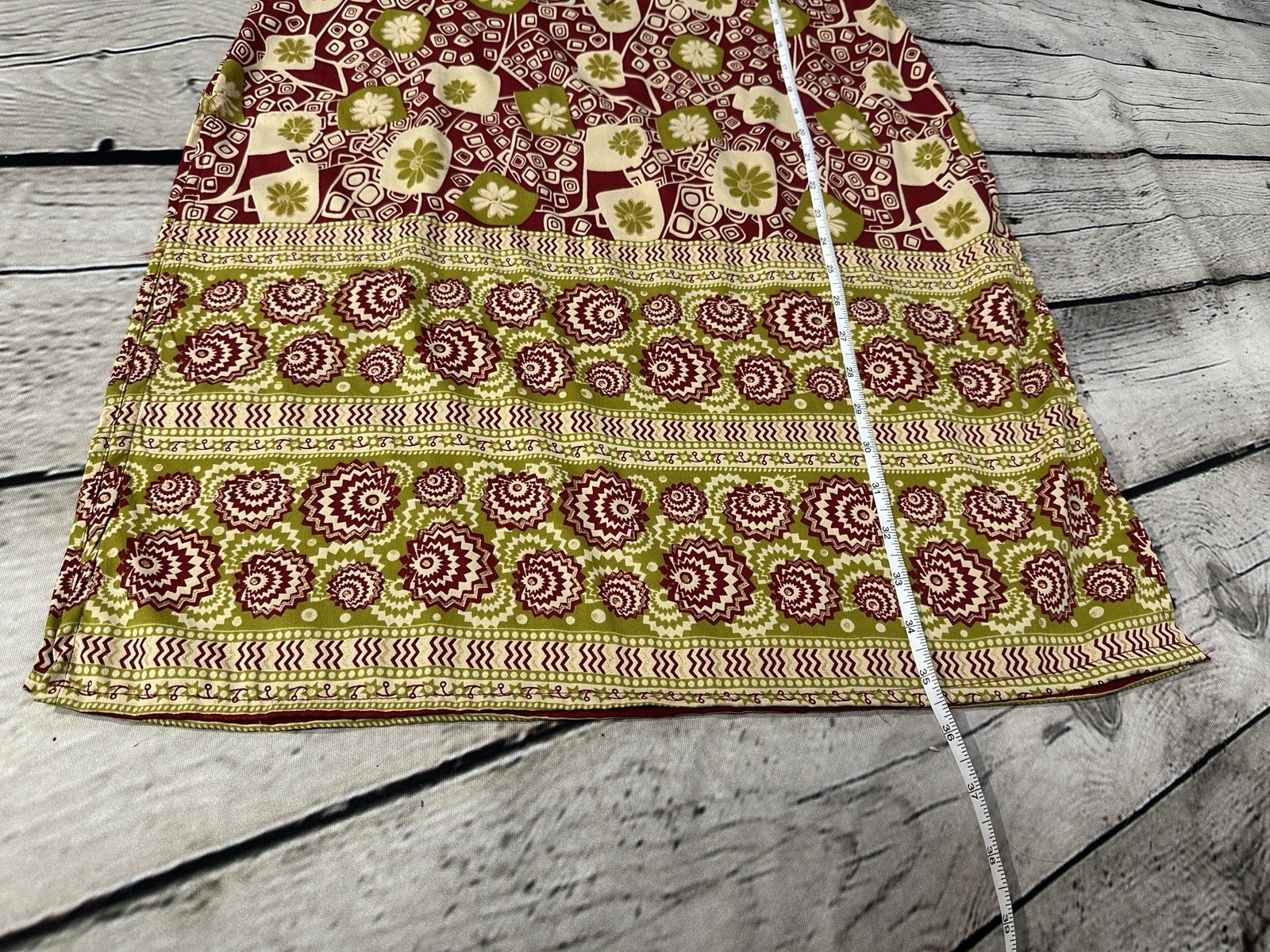 Sharif Red and Green Patterned Long Sleeve Kurta