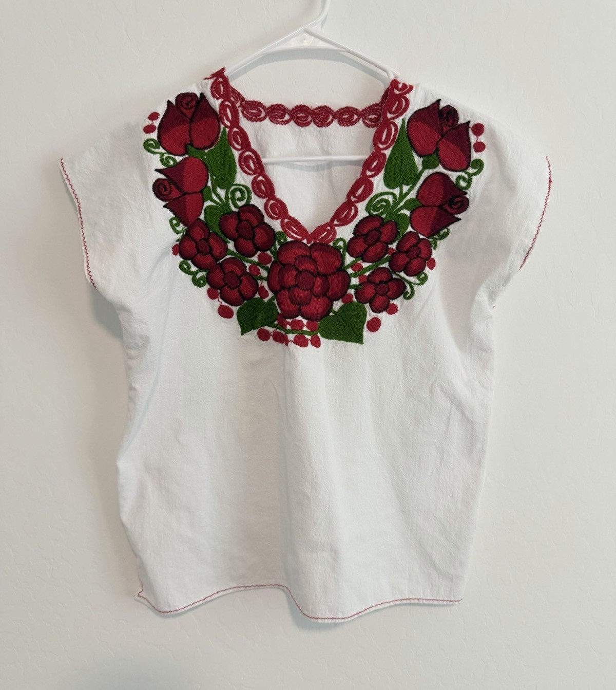 Handmade Women’s White Cotton Woven Huipil Top, Red Floral Embroidery, One Size