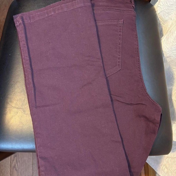 Express Women’s Wine Wash Jeans Size 12 NWT MSRP $98