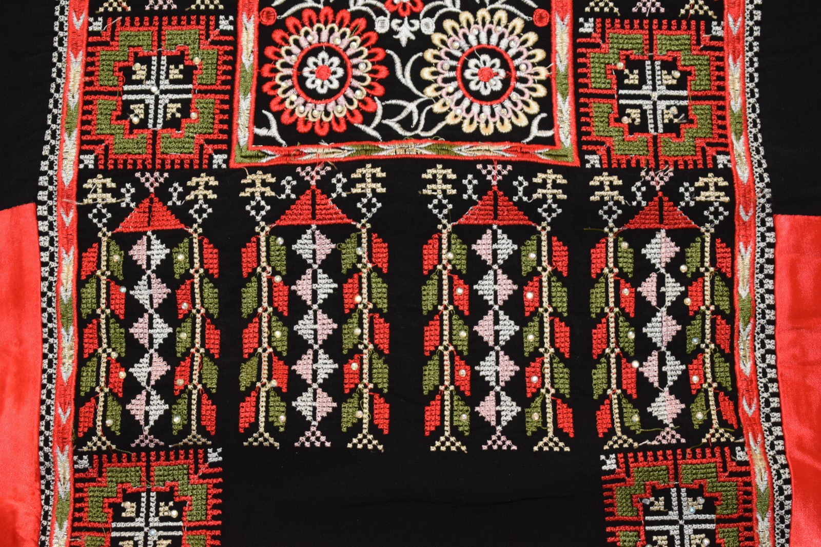 Palestinian Tatreez Thobe – Red Satin Panel & Embroidered Maxi Dress – Abaya