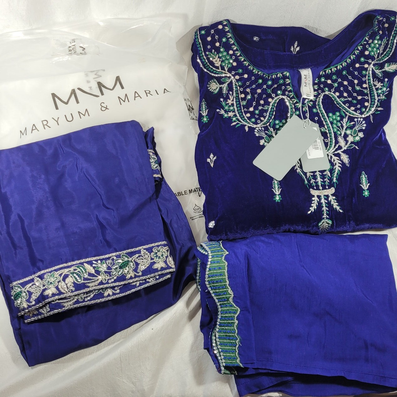 Maryum & Maria Women’s Micro Velvet Deep Blue Salwar Kameez w/ Dupatta – Medium