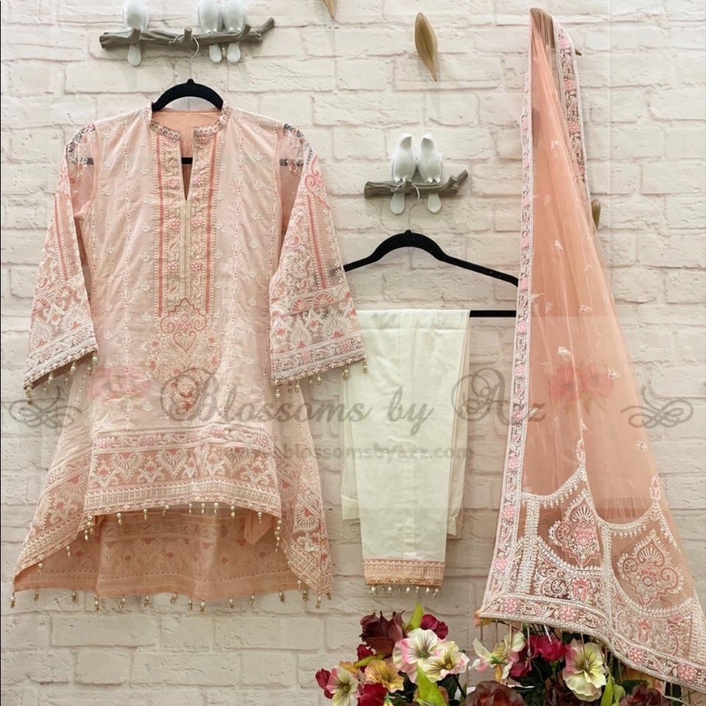 Custom Salwar Kameez pakistani style