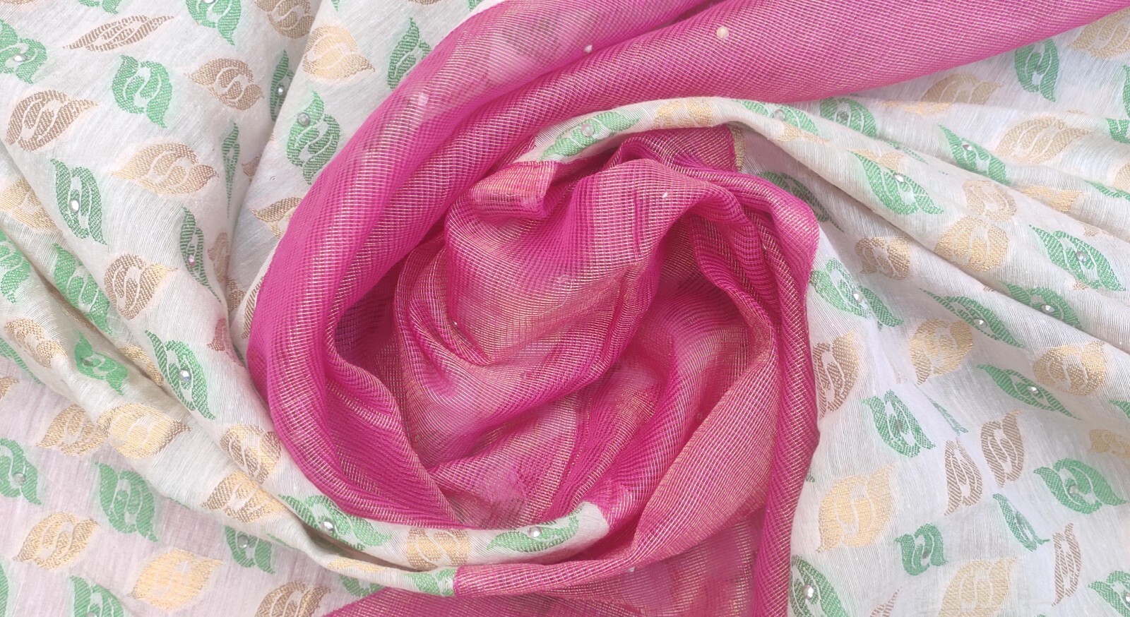 Vintage Indian Saree Cotton & Gauge Craft Woven 5 Yard Fabric Used Sari 1301