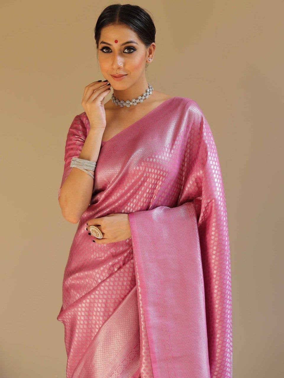 Elegant Indian Silk Saree with All-Over Jacquard – Wedding & Festive Wear Heavy